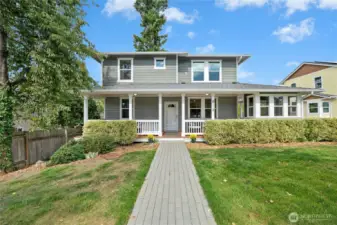 This 6-bedroom, 3.5-bath residence spans 2,900 sq ft on a 5,903 sq ft lot, situated in a quiet neighborhood.