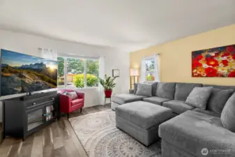 Spacious living room