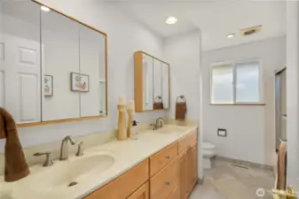 Main floor Bathroom