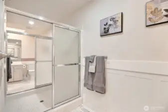 jack and Jill bathroom off primary