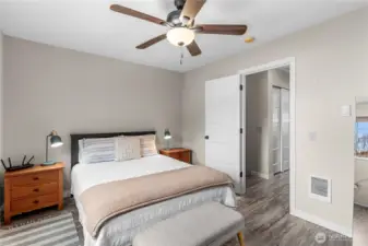 Upper level - Bedroom 1