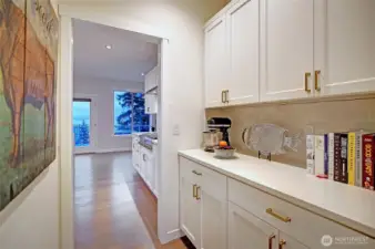 Butler's Pantry Off Kitchen w/ More Custom Features~