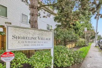 Convenience located near stores, free way entrance and more