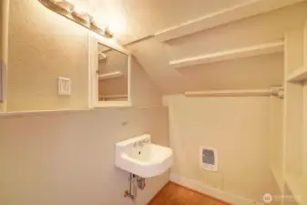 Upstairs half bathroom (needs toilet)