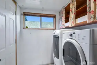 Mudroom/Laundry room