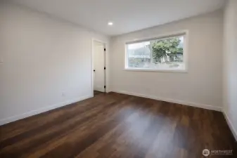 Primary bedroom (view 3)