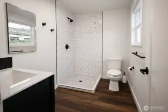 Primary bathroom (3/4 bathroom)