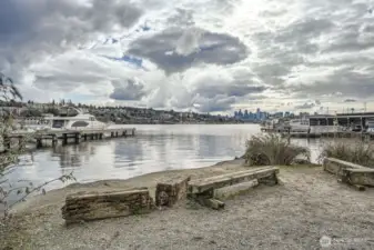 As you walk around the lake there are many small public beaches to enjoy.