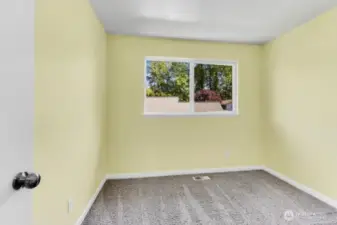 2nd upper bedroom