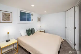 4th lower floor bedroom