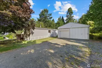 This home & shop sit on 1.160 Acres in a wonderful neighborhood surrounded by beautiful homes.