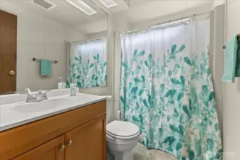 Main hall full bathroom.