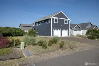 2 Bedroom 2.5 Bathroom w/private main entrance. Large, fenced backyard