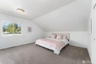 Upper bedroom 1- large!