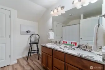 Upper full bathroom