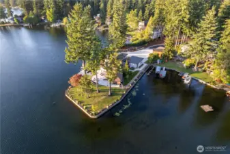 507 feet of low bank waterfront, entirely surrounded on all three sides by bulkhead. That’s what you get at The Pointe at Lake Sawyer!
