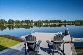 Where will you find a gorgeous home on a gorgeous lake with 507 feet of waterfront for this gorgeous price! Settle in for remarkable day of gazing at the water, on 3 sides, because that’s what you do at The Pointe at Lake Sawyer.