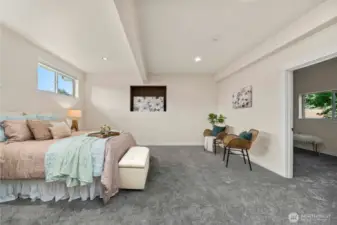 Spacious primary suite!