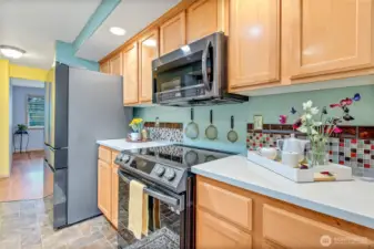 Quartz counters and new  Samsung Bespoke appliances that are to stay with home.