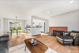 Open concept living - so much natural light
