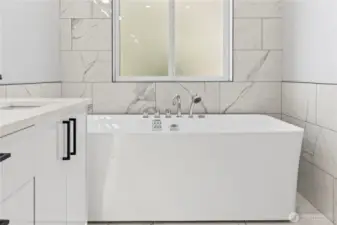 Soaking jetted tub