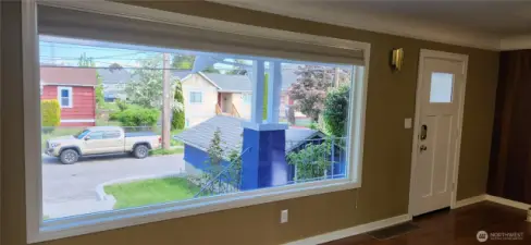 Huge bay window in LR
