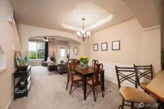 Open concept with room to move around.  You have enough room to seat 10 people with ease.
