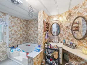 Primary En Suite Bathroom