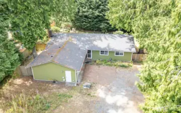 1,400 sq ft rambler, 3 beds, 2 baths