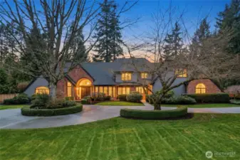 Rare Hollywood Hill legacy property in the heart of Woodinville Wine Country.