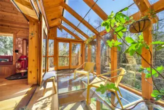 1438 Ann St NE - Sunrise Solarium