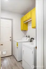 Laundry & breezeway to backyard