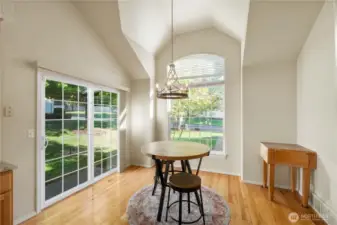 Eat-in Kitchen