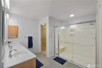 Custom large shower, easy step-in