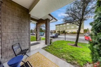 Peaceful view onto the landscaped grounds.