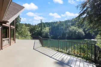 200 feet of river frontage