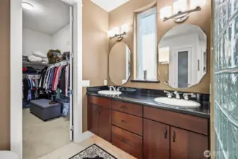 2 large walk-in closets