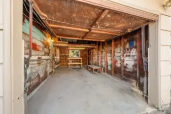 Attached garage. New 200 Amp panel located there.