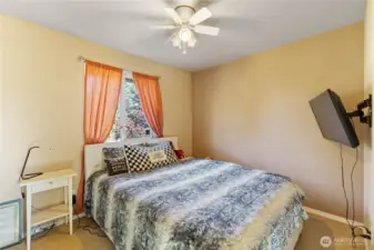 Guest Bedroom #1