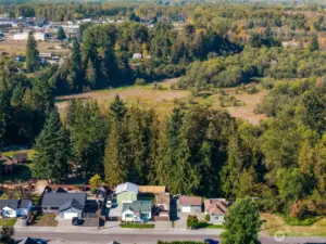 This home backs up to the Wickersham Basin greenbelt- your own private, natural backdrop!