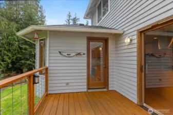 Deck can also be accessed from the kitchen nook