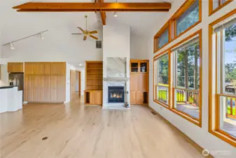 Floor-to ceiling fireplace and windwos.