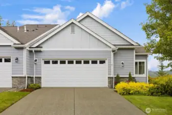 Let your home simplify your life in Simmons Heights.
