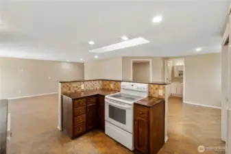 Shop office / apartment
