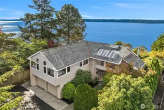 Beautiful contemporary home with Puget Sound views!