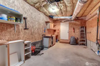 View towards the door and deck. Lots of lighting here.