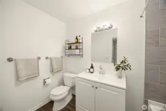 Full bathroom (virtually staged)