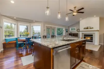 Beautiful Lake Tapps and Cascade range views from this room