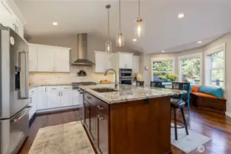 Fantastic kitchen with large center island
