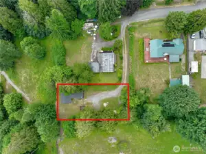 Tucked away at the end of a dead-end road, this is a fantastic property where you can "get away from it all" while just 5 miles from shopping centers